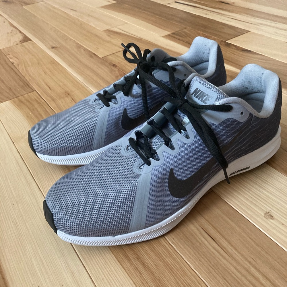 NEW NIKE TENNIS SHOES